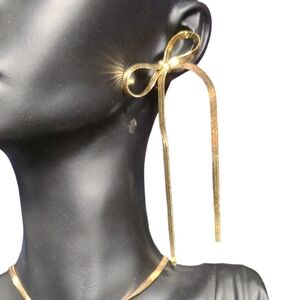 COPY - *New* Fantasy Gold Color Beautiful 3 pieces Bow Jewelry Set Choker Earri…